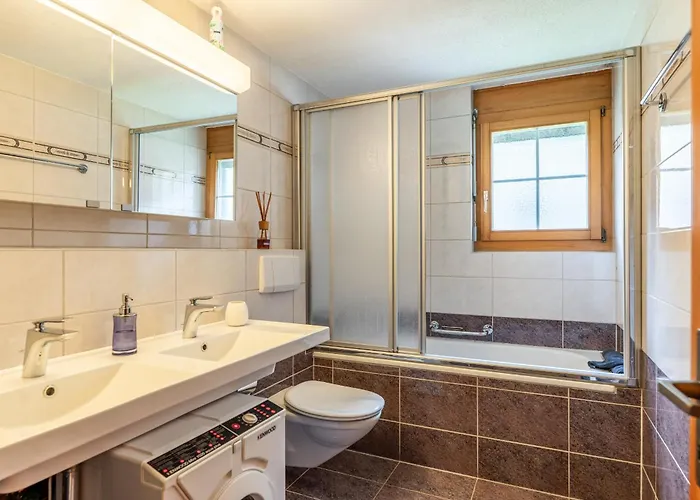 Charming Alpin Violett Apartment