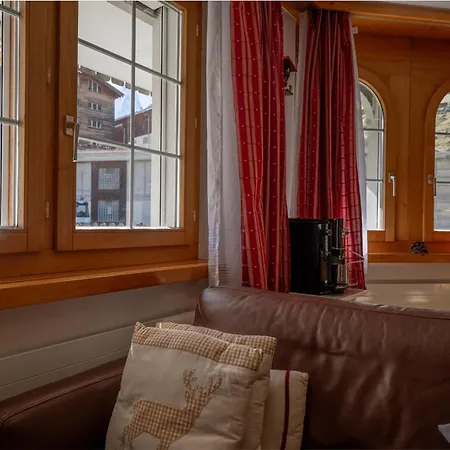 Charming Alpin Violett Apartman