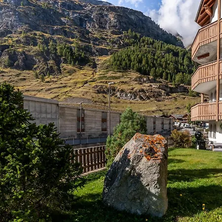 Charming Alpin Violett Apartment Zermatt